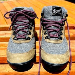 Danner wool and leather hiking boots size 7